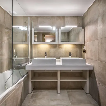 Elegant Avec Acces Facile Aux Pistes, Parking Et Salle De Fitness - Fr-1-562-23 Apartment Courchevel