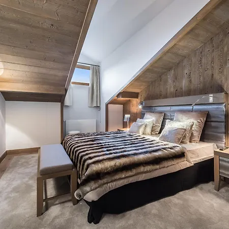 Elegant Avec Acces Facile Aux Pistes, Parking Et Salle De Fitness - Fr-1-562-23 * Courchevel
